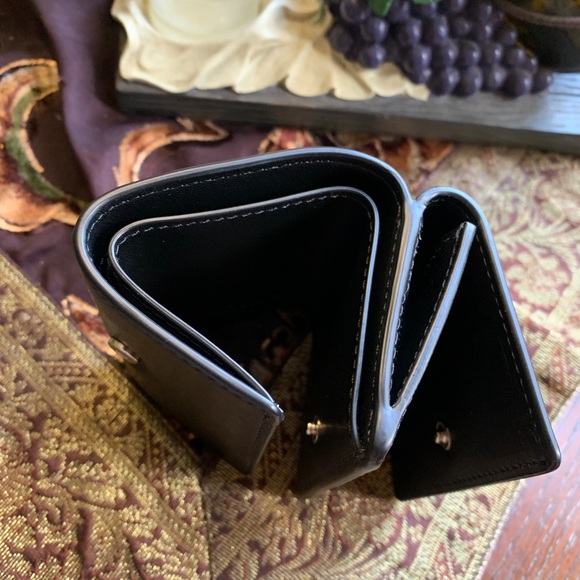 Authentic Kate spade trifold small snap wallet /coin - Picture 6 of 10